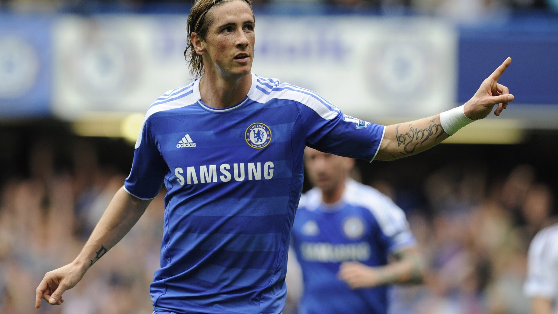 爱游戏体育在线赛事-德甲火力全开：攻势雷霆万钧！，德甲对抗